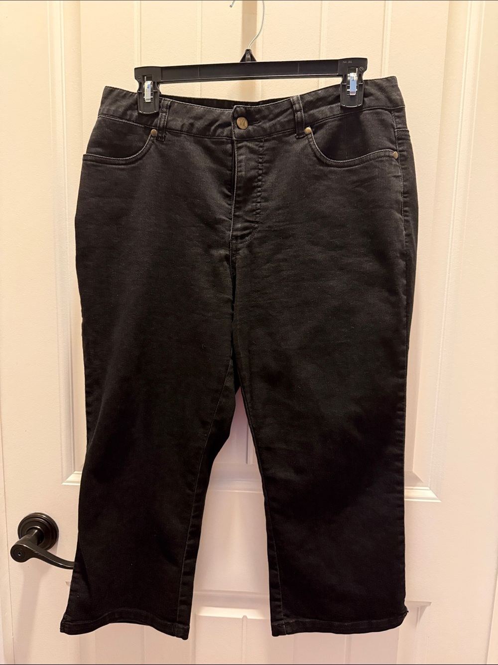 Women with Control Black Cropped Ankle Jeans (12)